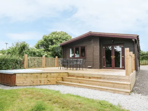 Oak Lodge Hotels in Wendron