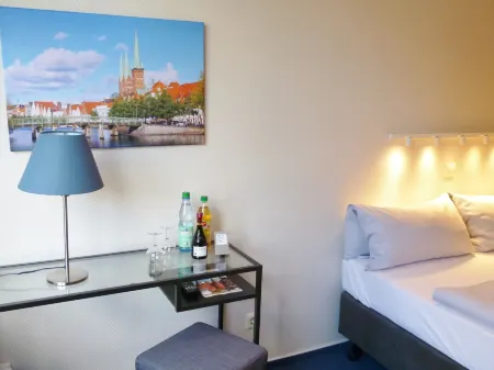 Hotel am Mühlenteich Отели в г. Любек