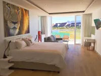 Peach on Beach Boutique Guesthouse Hotels in Bloubergstrand