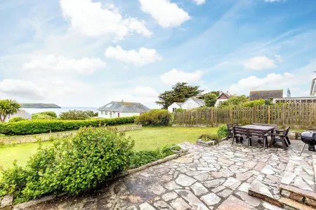 Chy-an-var Отели рядом с достопримечательностью «Fishing Cove field»