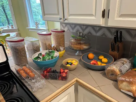 The Elizabeth Manor Guesthouse Отели в г. Лоджи Бэй-Мидл Ков-Аутер Ков