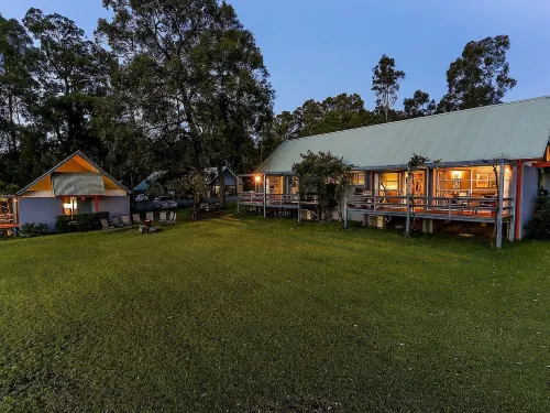 Vineyard Hill - parking