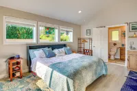 Studio w/ Bay View: Beach Access! Octopus's Garden - 4 étoiles