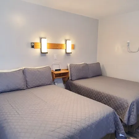 Maple Leaf Motel