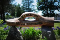 Carleton Inn & Cottages - Parkplatz