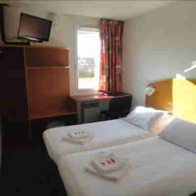 Quick Palace Epinal Rooms