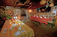 Bomboli Cloud Forest Hotels in Machachi