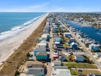 Beach Cabin - Perfect for Your Family Getaway! Pet Friendly! 2 Bedroom Cottage by RedAwning - Pet friendly