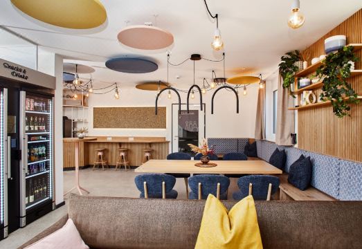 홈바운드 아파트먼트 바드 고이센 외관