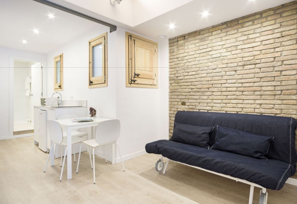 Enjoybcn Gaudi Apartments - Housity