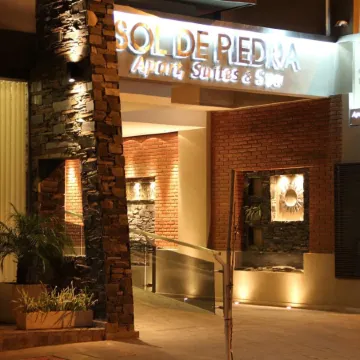 Sol de Piedra Apart, Suites & Spa Отели рядом с достопримечательностью «Концертный зал Quality Espacio»