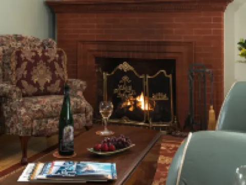Yale Manor B&B & Yurt Glamping Hotels in Varick