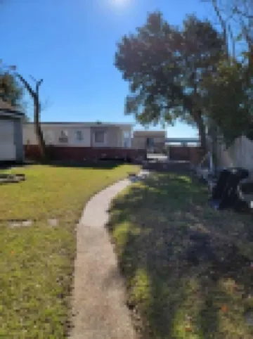 The Boat House - Water Front, Wifi, Pet Friendly 1 Bedroom Home by RedAwning