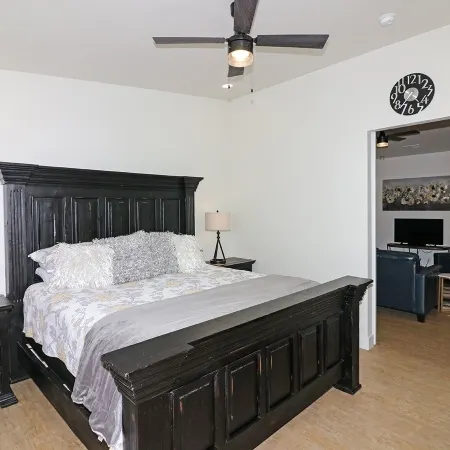 Tranquil Modern Haven 2 Bedroom Home