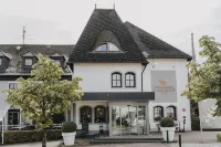 Buchnas Landhotel Saarschleife فنادق في 