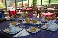 Hotel Palacio de La Viñona Hotels in Norena