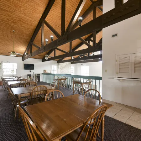 Windcrest Inn and Suites
