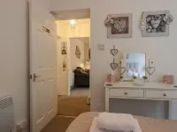 3 Dolphin Court - 3-Star