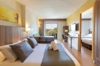 Golden Avenida Family Suites 4 Sup - شرفة