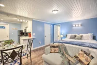 Updated Williamstown Apartment with Kitchen!
