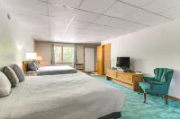 Cozy Branson Townhome 1 Mi to Silver Dollar City! - Parkplatz