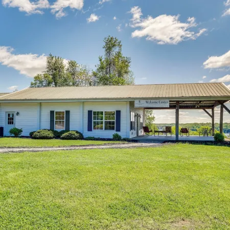 Cozy Cottage in Taylorsville Hot Tub and Lake Views
