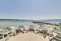 Gorgeous Onekama Condo w/ Pool & Lake Access! - 3-Star