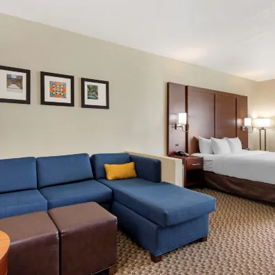 Comfort Inn & Suites Near Six Flags & Medical Center Hotels near Macy's