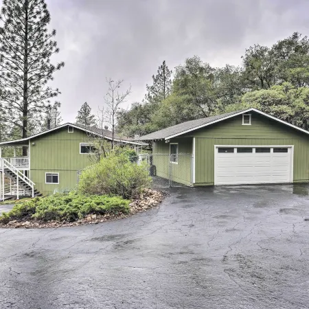 Forest-View Deck and Fire Pits Pine Grove Retreat!