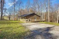 Serene Logan Retreat w/ Hot Tub & Stargazing Dome - Alojamientos