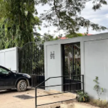 M&M Zavala Hotel and B&B โรงแรมใน