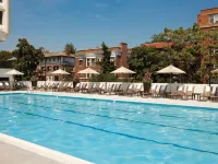 Washington Hilton Hotels near Georgetown Park