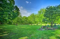 Renovated Studio on 5 Acres - Near Vineyards! - Homestays
