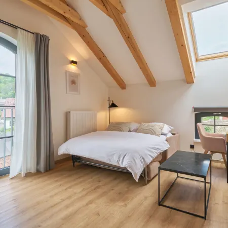 Luxury Mountain Attic with AC & Netflix