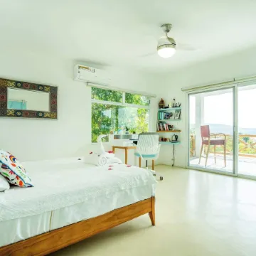 Luxury House with Pool fire Pit & Lake view