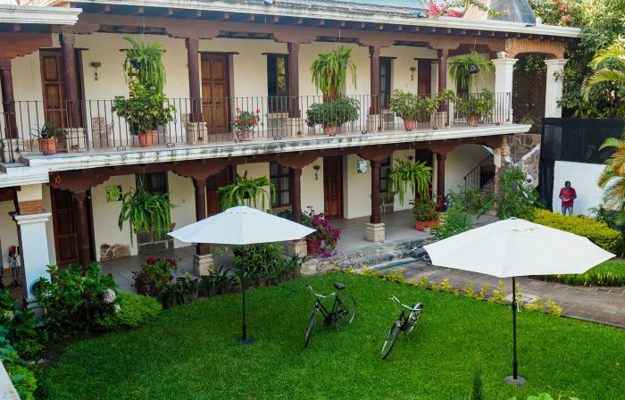Hotel Cacique Real