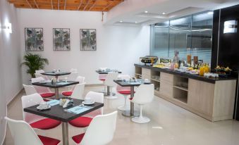 Howard Johnson by Wyndham Lima Miraflores Art House