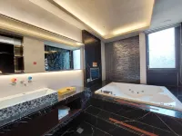ELYSEES MOTEL - romantis