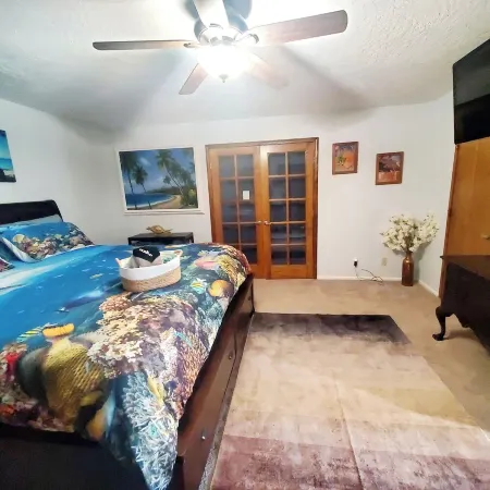 Cute 1 Bdrm Studio. Perfect to Get Away from the Hustle and Bustle of City Life.