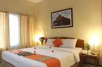Hotel Catur Putra - Parking