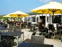 House with character in Amsterdamse School architecture Hotels in Burgh Haamstede