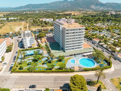 Prestige Goya Park Hotels in Palau-Sabardera