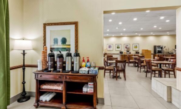 Country Inn & Suites by Radisson, Princeton, WV