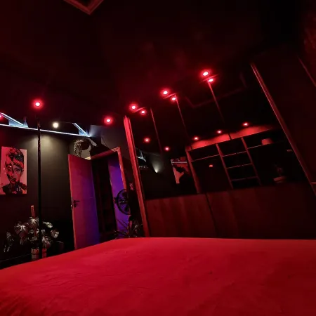 AKA LOVE ROOM Отели в г. Лавор