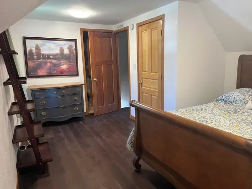 Beautiful Big 3-bedroom house with WiFi, AC in tranquil Storm Lake