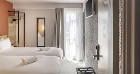 Sure Hotel by Best Western Nimes Est Отели в г. Сент-Анастази