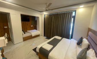 Maayaa Inn by Ganges