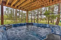 Sprawling Fraser Cabin w/ Private Hot Tub & Deck! - Homestays