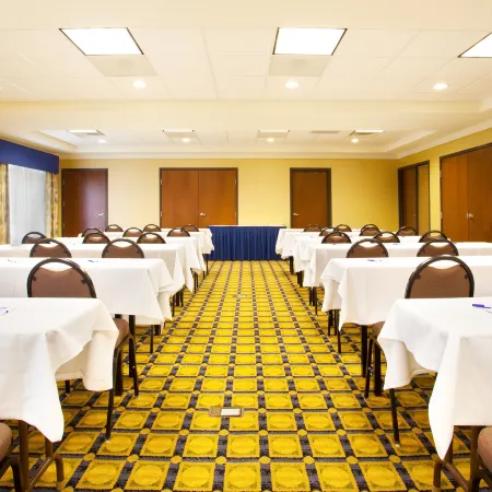 Holiday Inn Express & Suites CHICAGO SOUTH LANSING by IHG