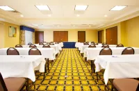 Holiday Inn Express & Suites Chicago South Lansing Hotels in Lansing